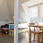 8 Admiralskoje Apartment *