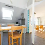 8 Admiralskoje Apartment *