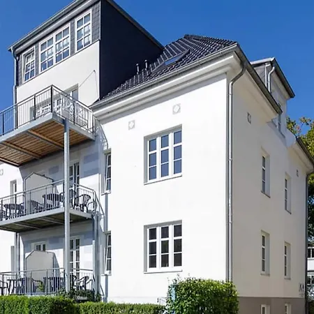 Apartment 8 Admiralskoje *
