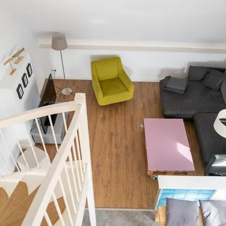 Apartment 8 Admiralskoje *