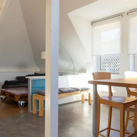 8 Admiralskoje Apartment *