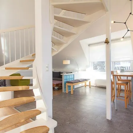 Apartment 8 Admiralskoje *