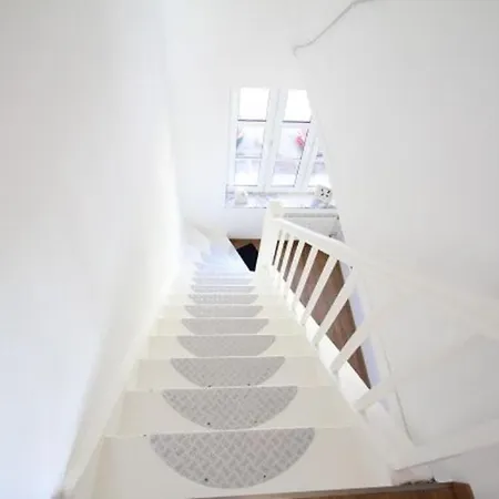 Apartment 8 Admiralskoje *